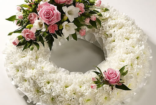 White and pink round wreath