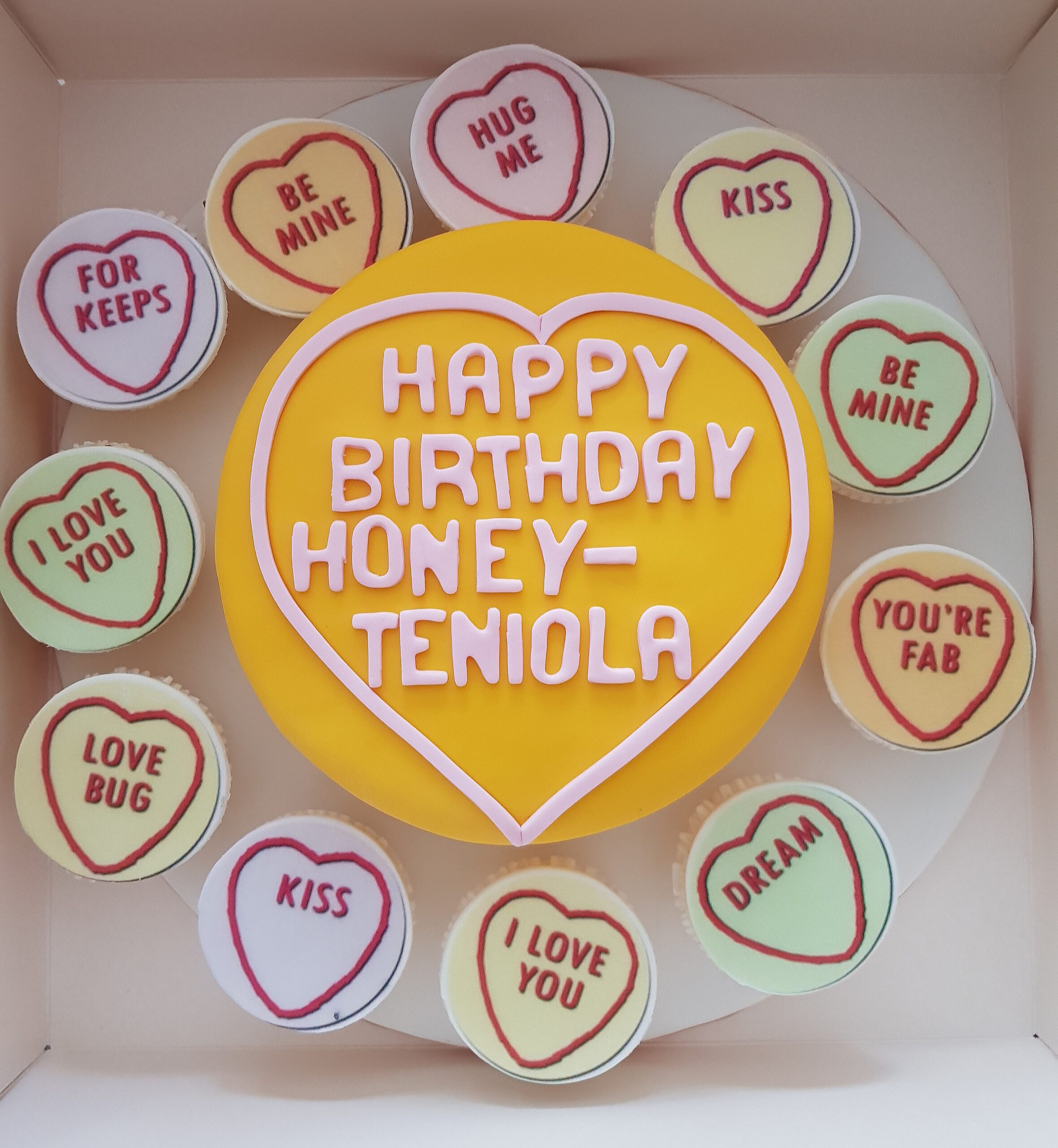 Round Birthday Cake and Cupcakes