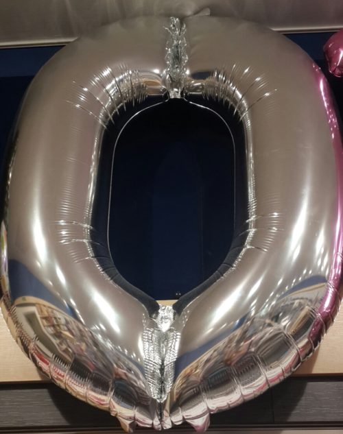 Number 0 foil balloon gift