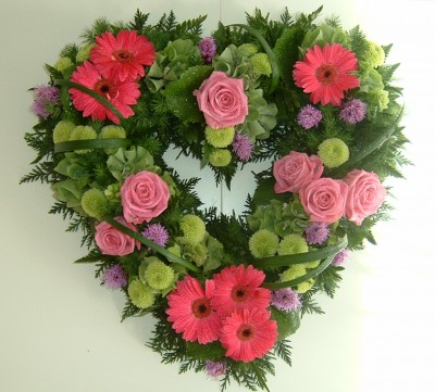 Roses and Daisies Wreath- Hearts Alive