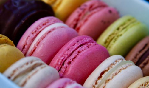 mixed flavor macrons